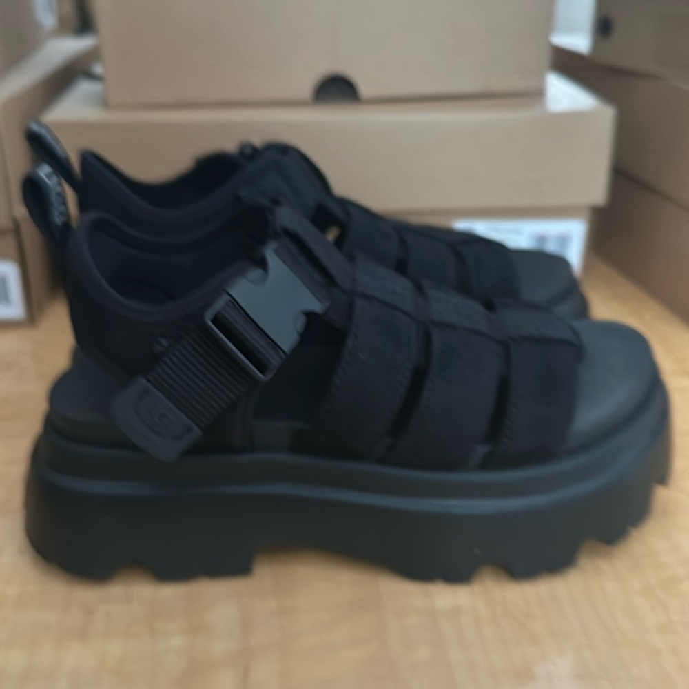 UGG Women’s Cora Sandal